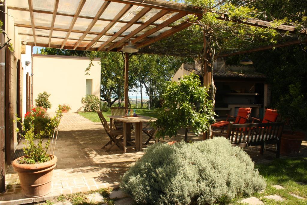 Agriturismo La Barca Nel Bosco Rosciano  Bagian luar foto