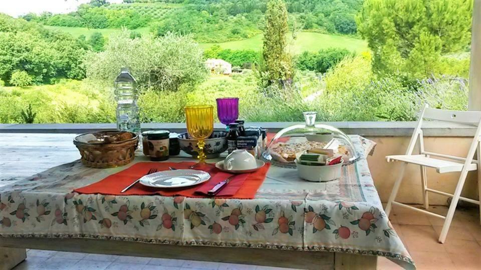 Agriturismo La Barca Nel Bosco Rosciano  Bagian luar foto